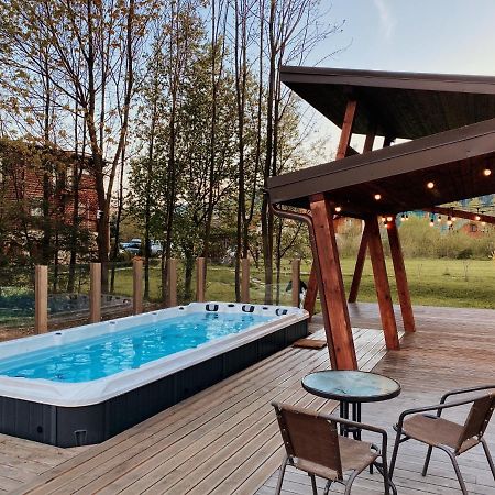 Klen Hotel Микуличин Екстериор снимка