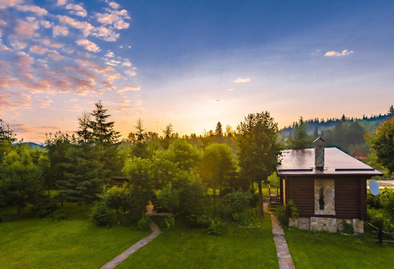 Klen Hotel Микуличин Екстериор снимка