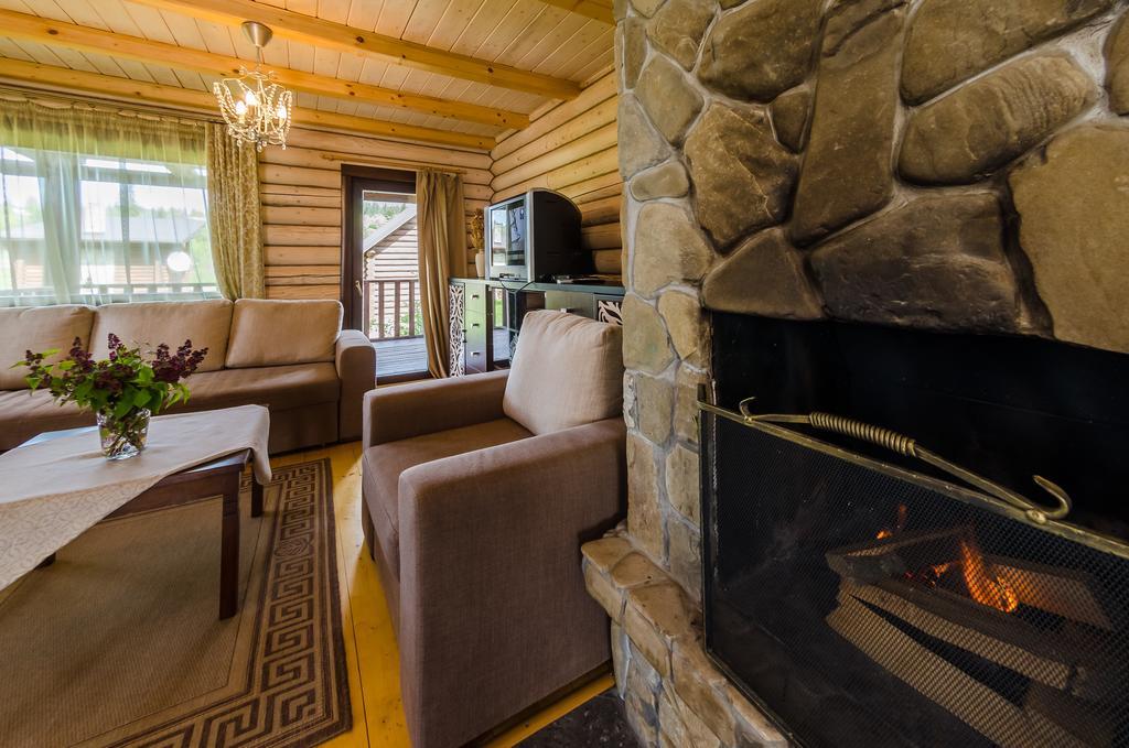 Klen Hotel Микуличин Екстериор снимка