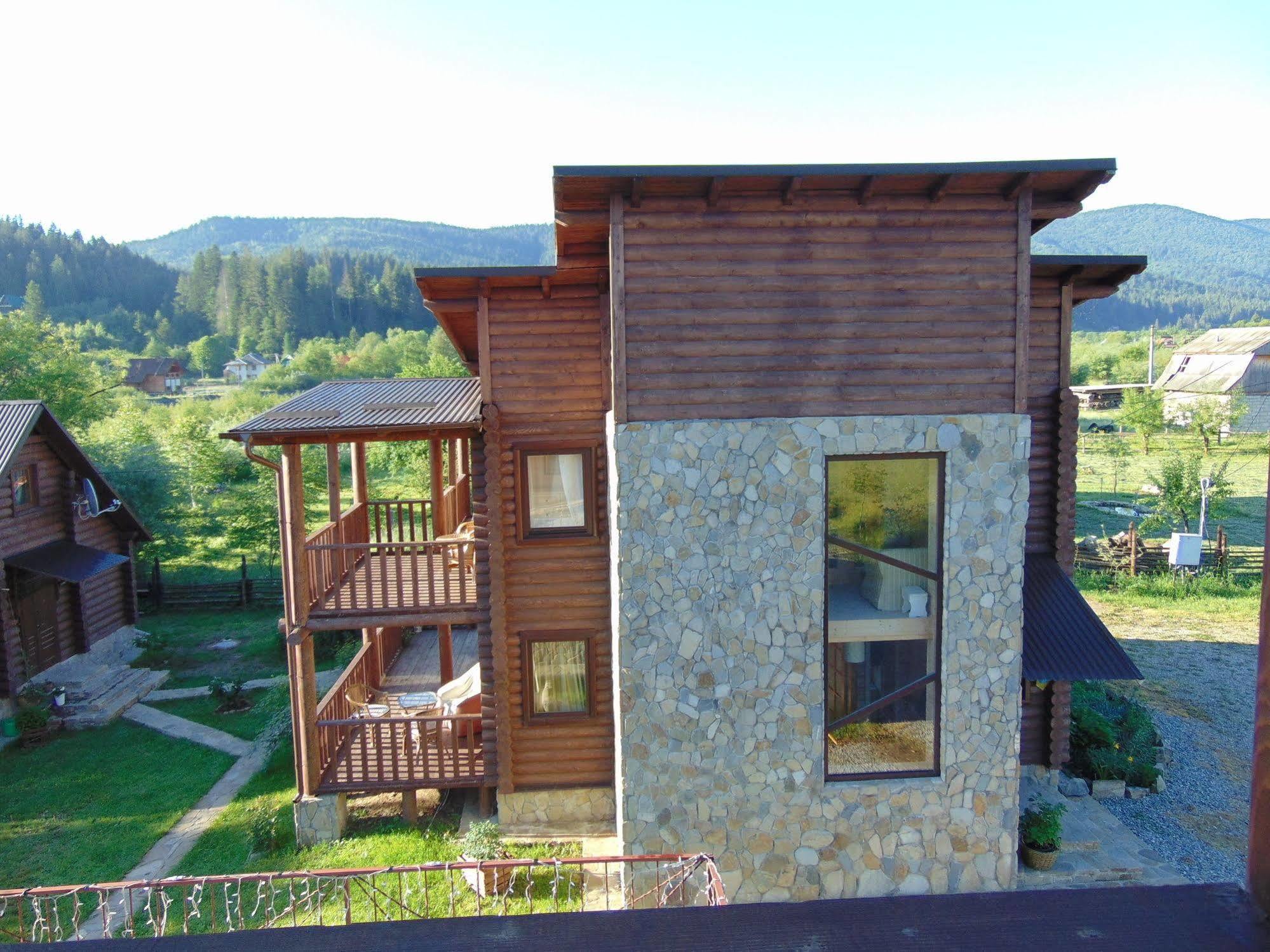 Klen Hotel Микуличин Екстериор снимка