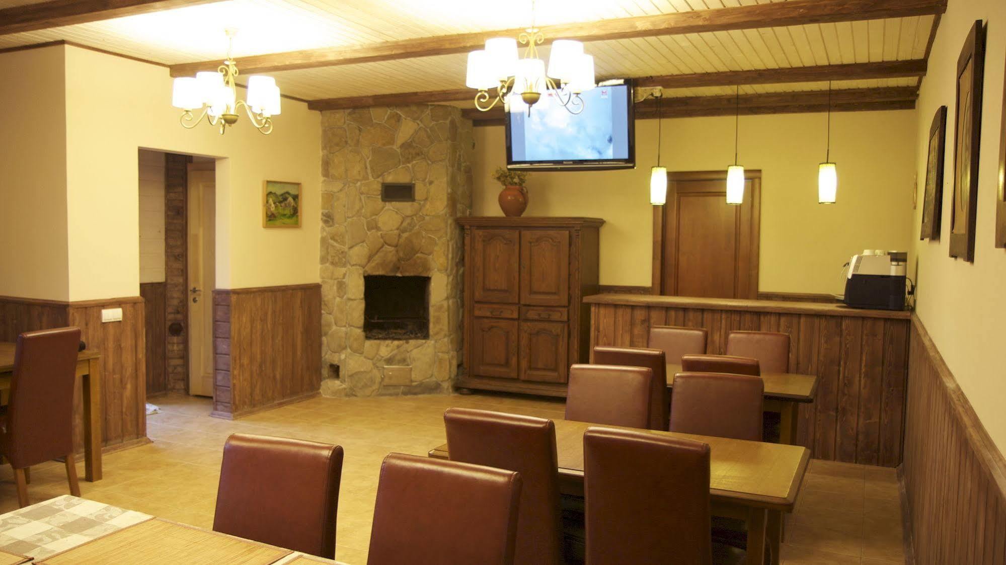 Klen Hotel Микуличин Екстериор снимка
